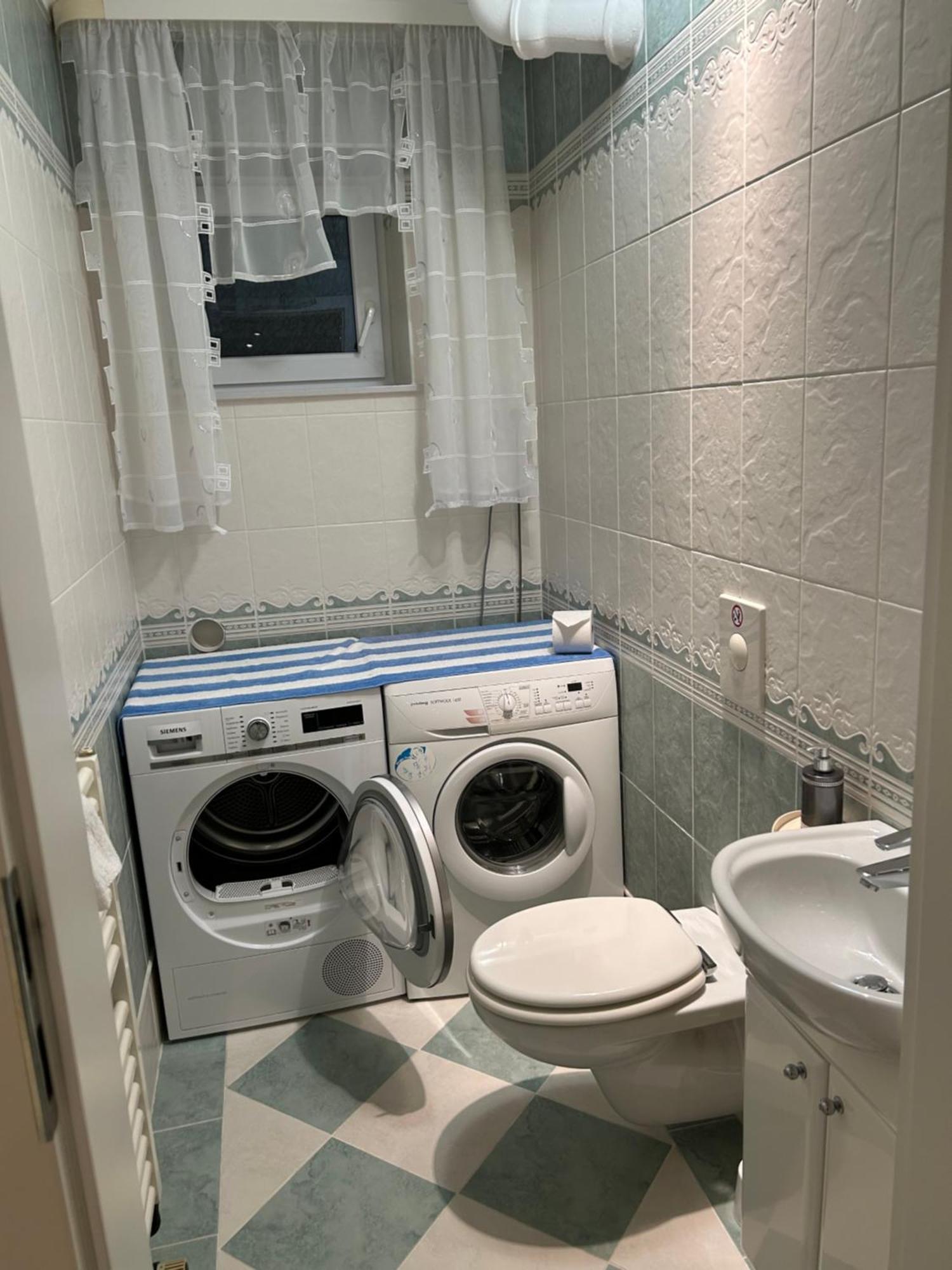 5 Sterne Ferienwohnung Cattaleya Emden Exterior foto