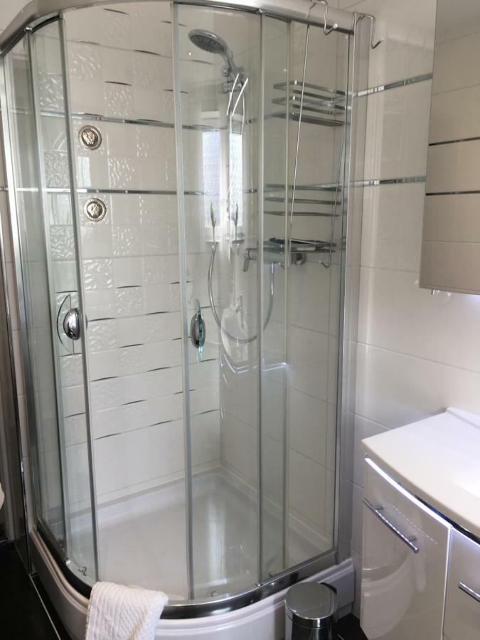 5 Sterne Ferienwohnung Cattaleya Emden Exterior foto